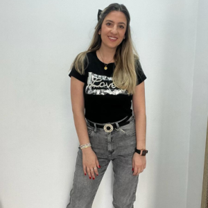 Camiseta lovely con destellos plateados